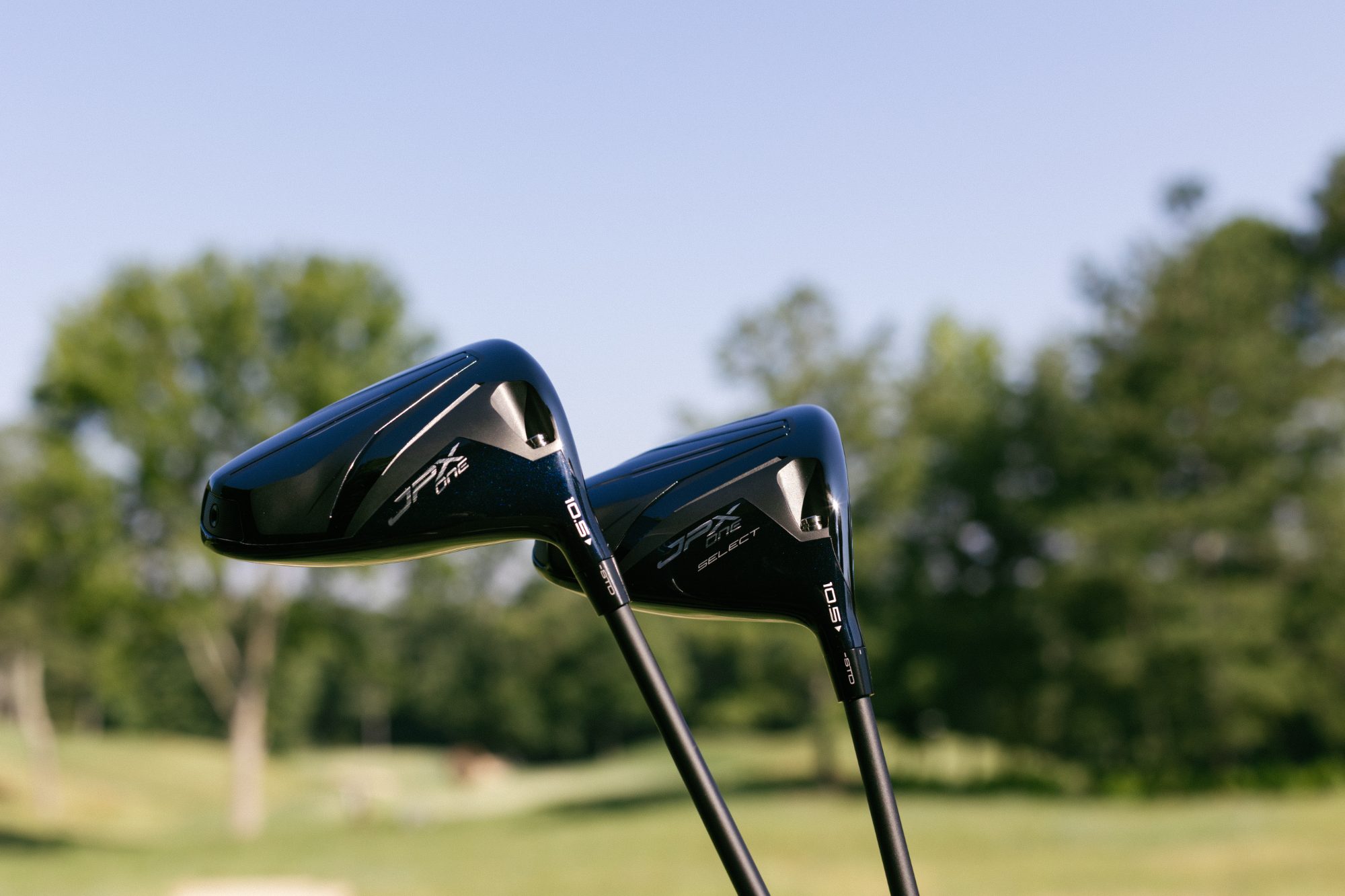 Mizuno JPX ONE hybrid on the course