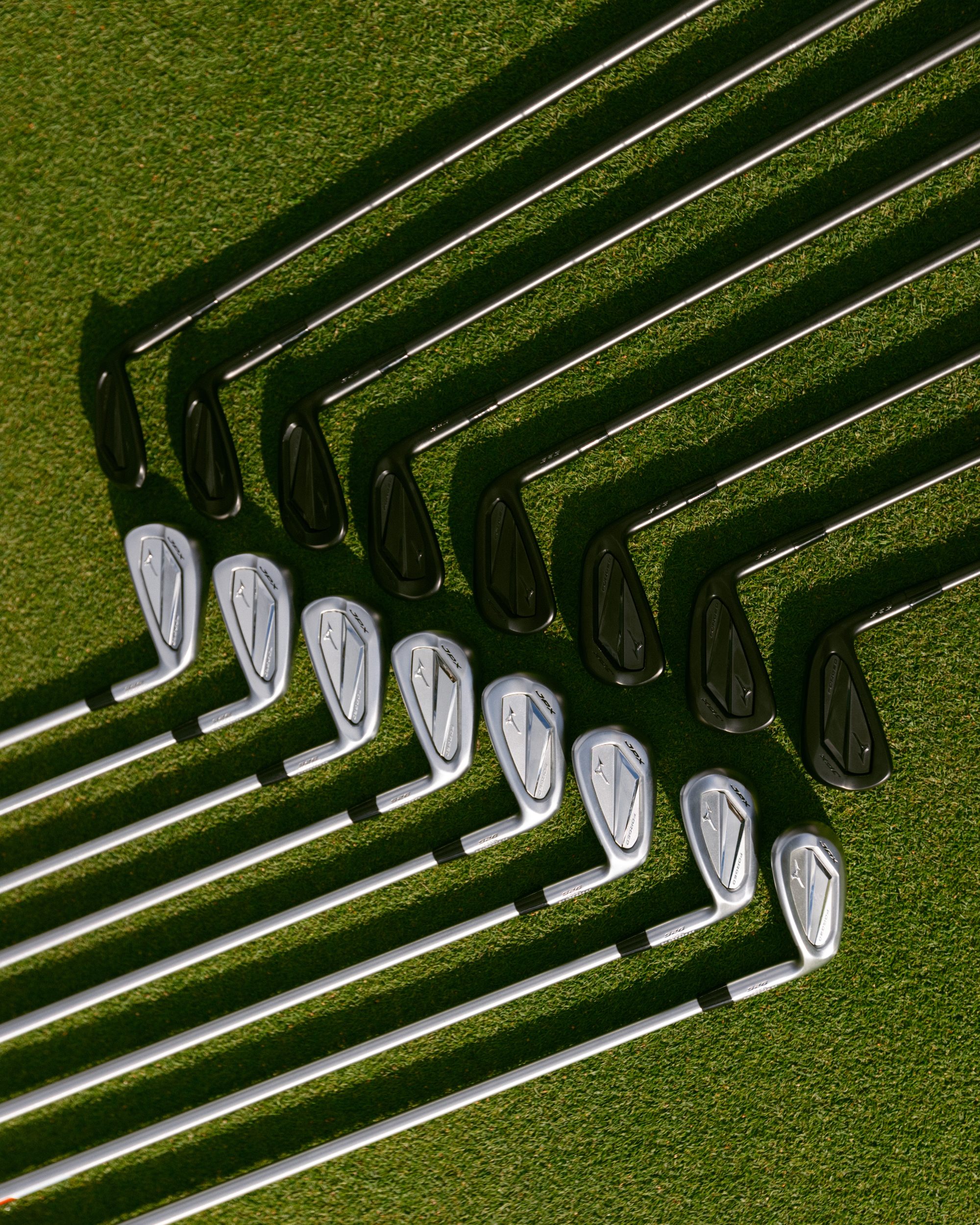 JPX 925 Forged irons in chrome and black