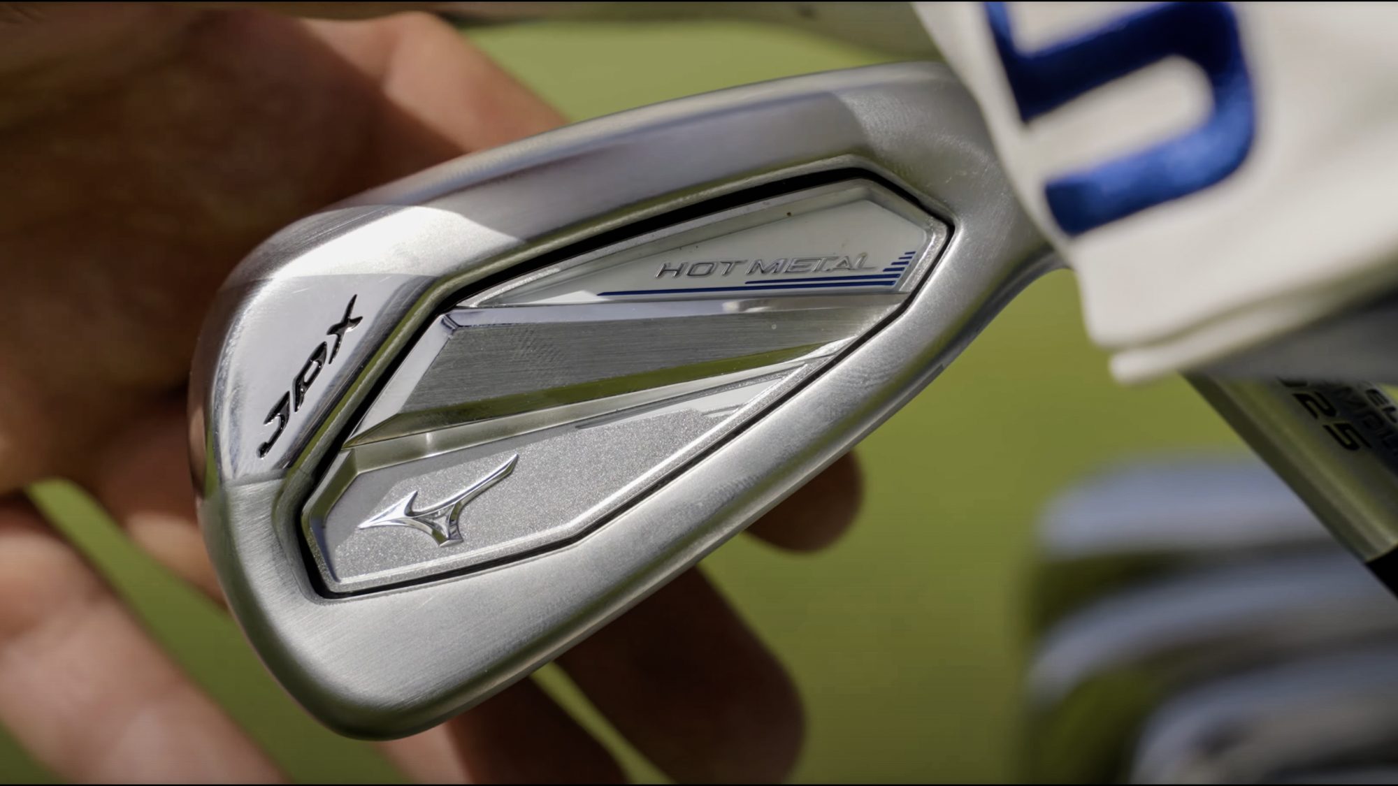 JPX 925 Hot Metal irons in the bag